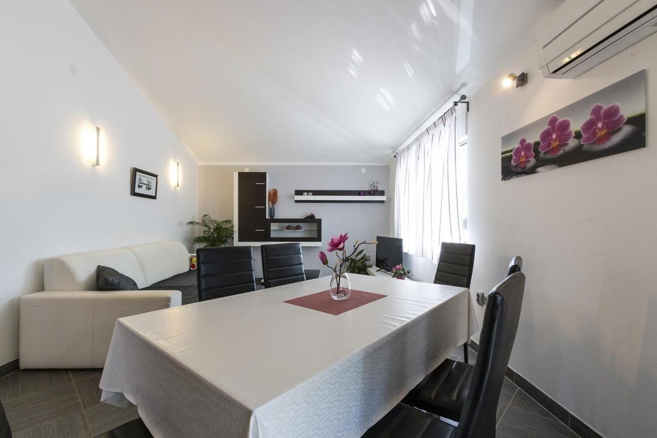 Apartment Carmen Pula Zewnętrze zdjęcie