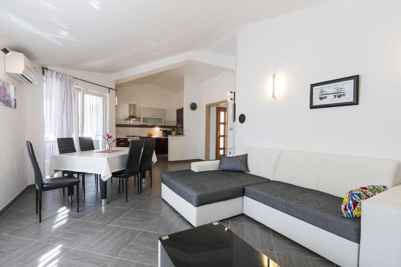 Apartment Carmen Pula Zewnętrze zdjęcie