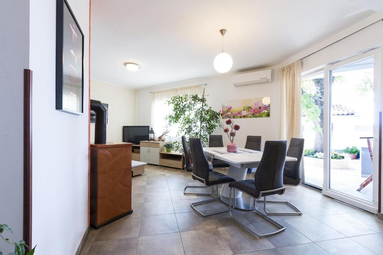 Apartment Carmen Pula Zewnętrze zdjęcie