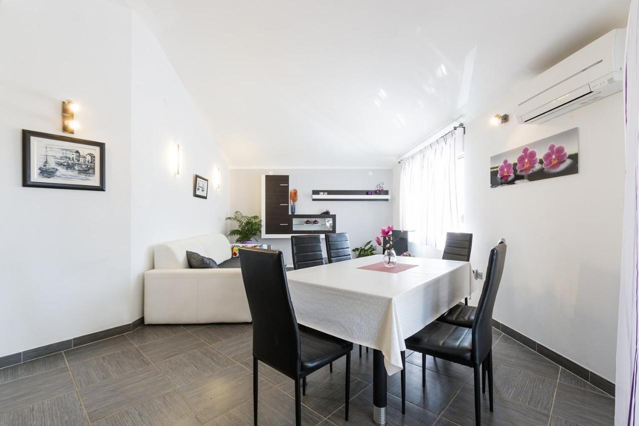 Apartment Carmen Pula Zewnętrze zdjęcie