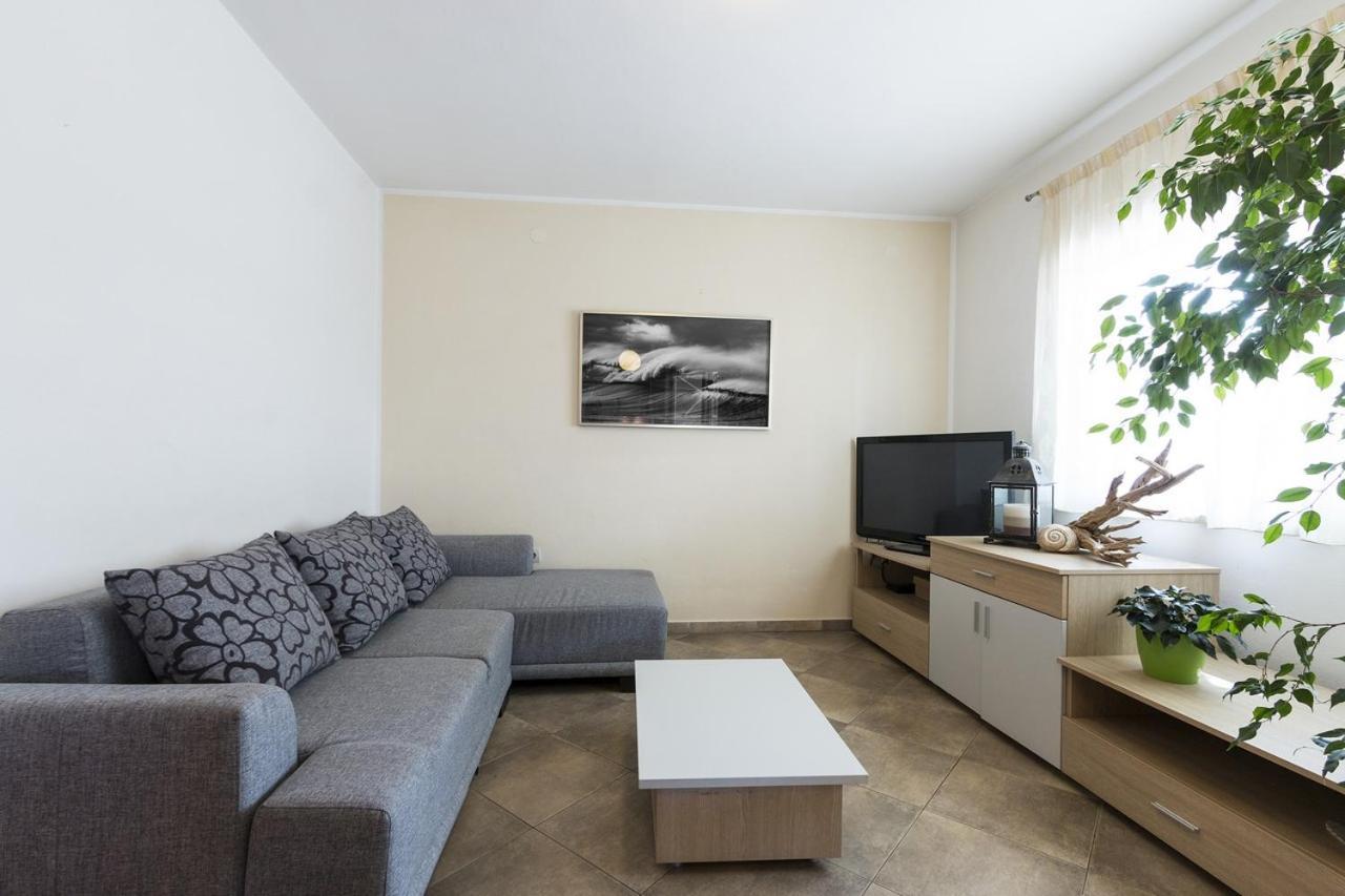 Apartment Carmen Pula Zewnętrze zdjęcie